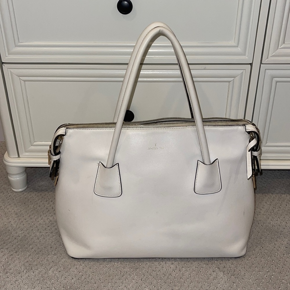 Angela Roi Moa Tote White